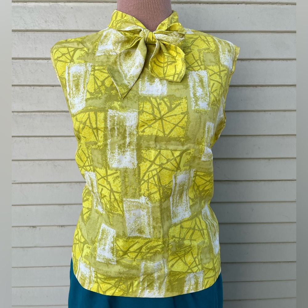 60’s VINTAGE Yellow Pattern Crepe Tank Top Blouse with Puss y Bow Necktie